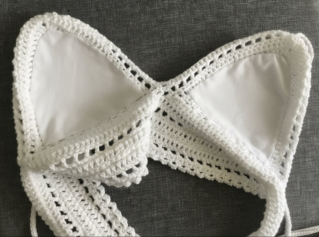 Fesches schwarzes oder strahlend weißes Bralette Neckholder-Top